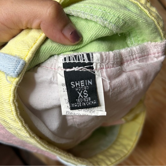 SHEIN Pastel Color-Blocked Denim Shorts - Size XS | Festival Ready - Picture 4 of 5